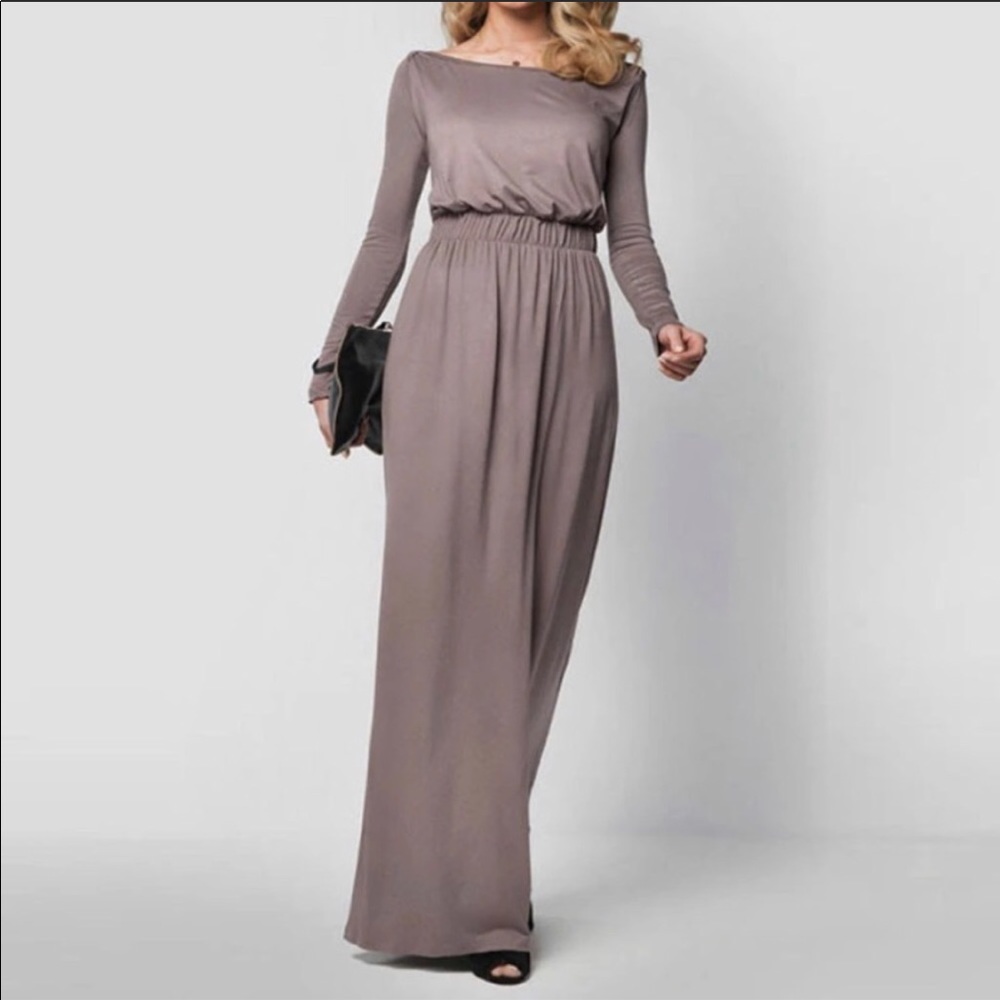 ⏬*LAST ONE* Taupe Long-Sleeved Maxi Dress